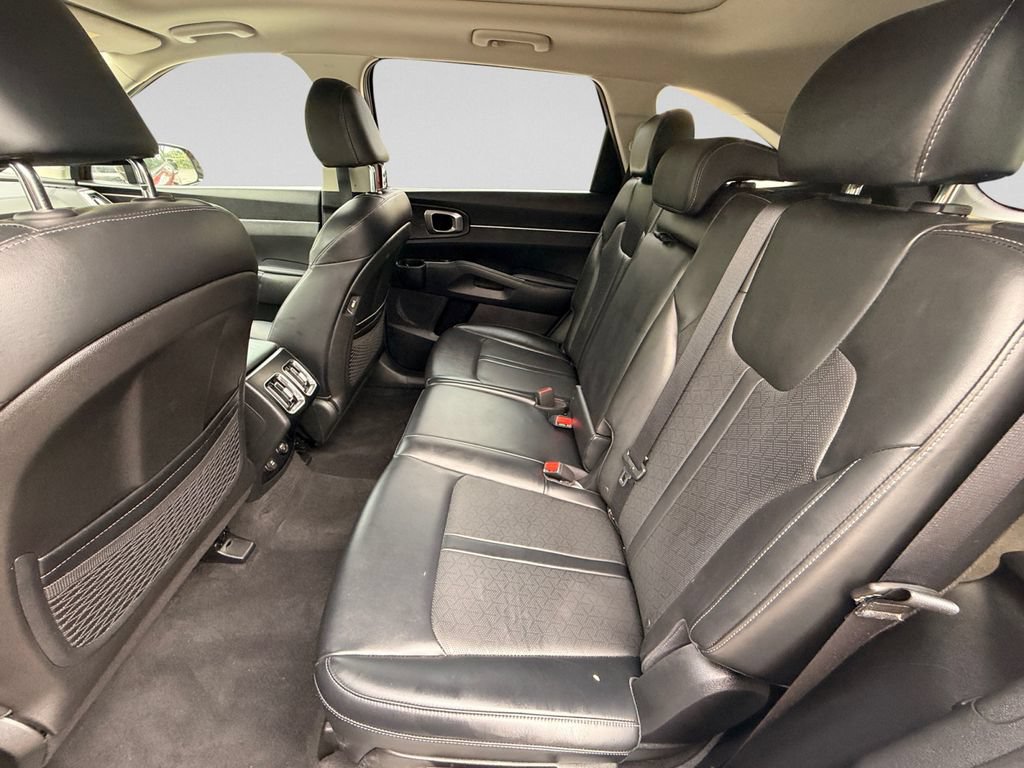 Used 2021 Kia Sorento S w/ Panoramic Sunroof Package AWD/4WD image 28