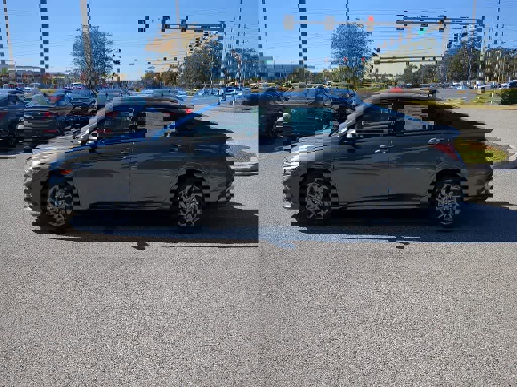 New 2026 Hyundai Elantra Blue image 3