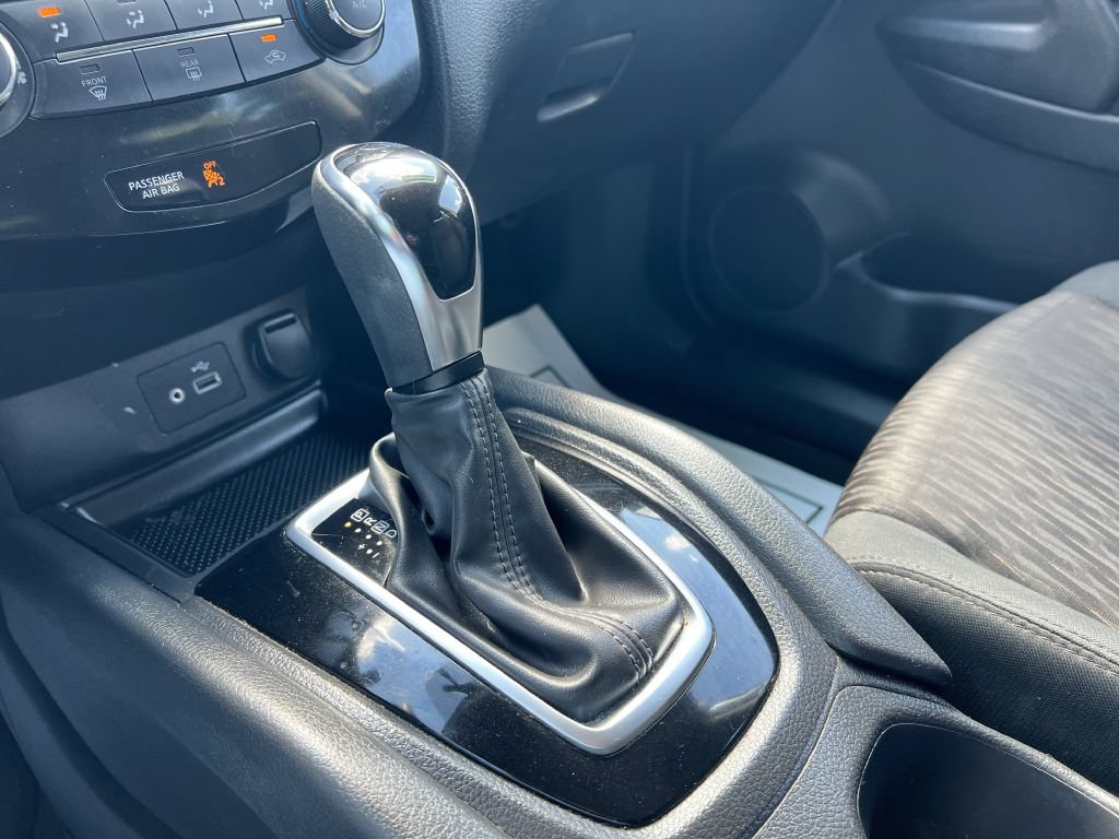 Used 2018 Nissan Rogue S AWD/4WD image 15