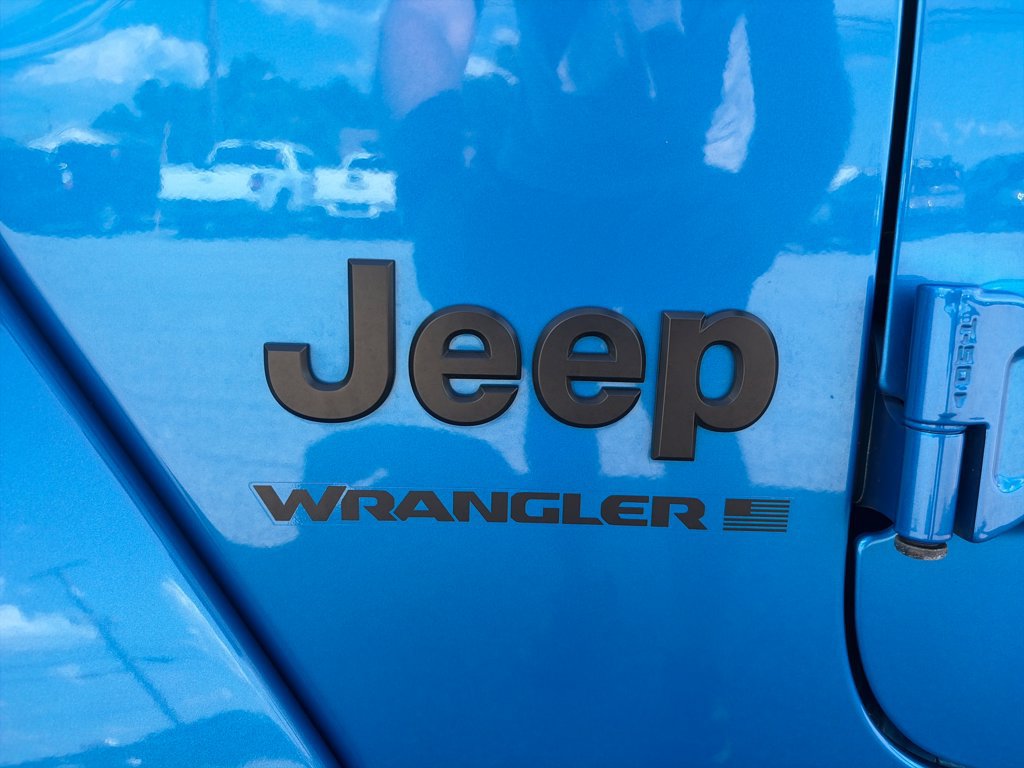 Used 2025 Jeep Wrangler Unlimited Sahara AWD/4WD image 40