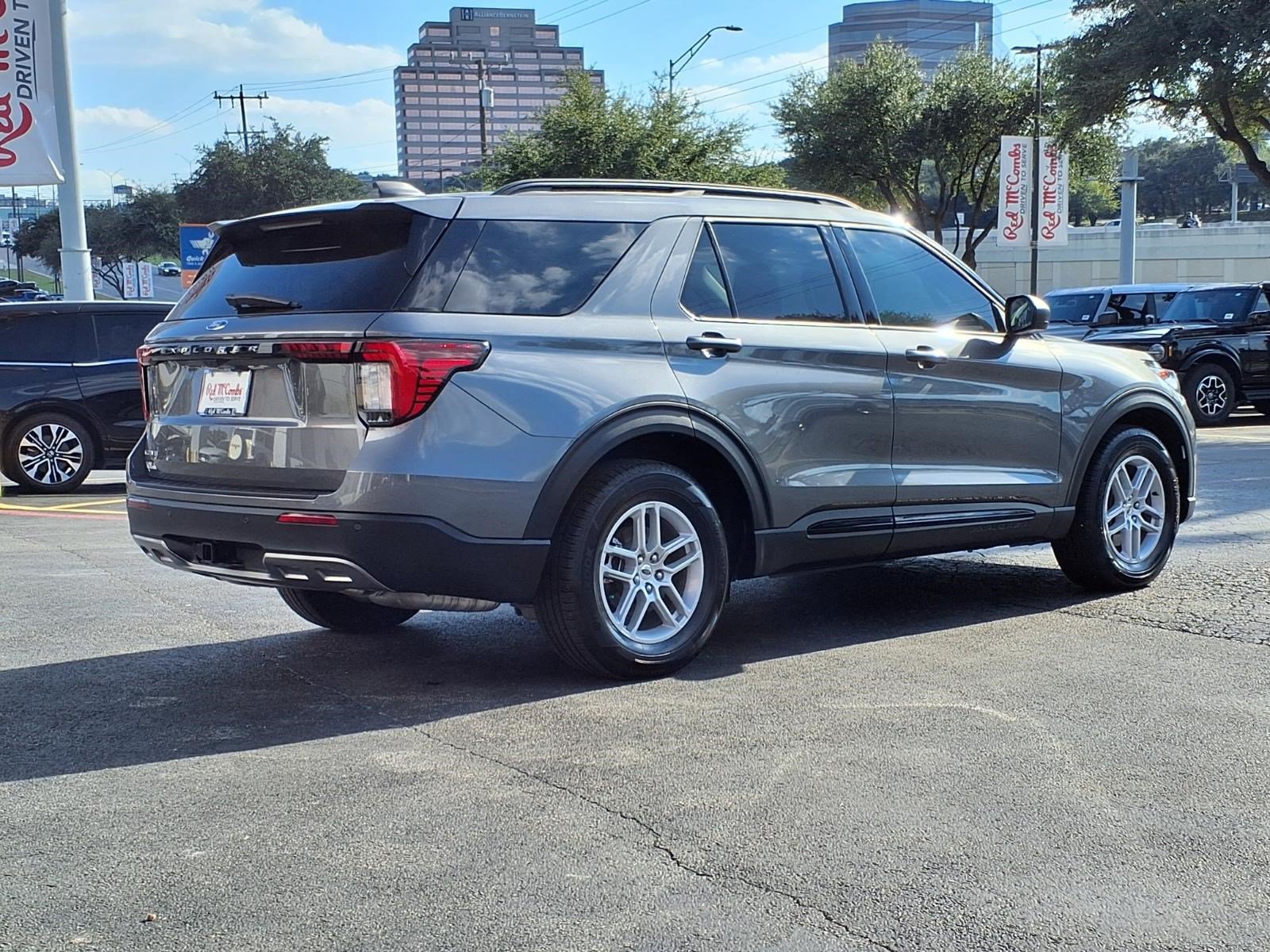 Certified 2026 Ford Explorer Active w/ Active Comfort Package RWD image 6