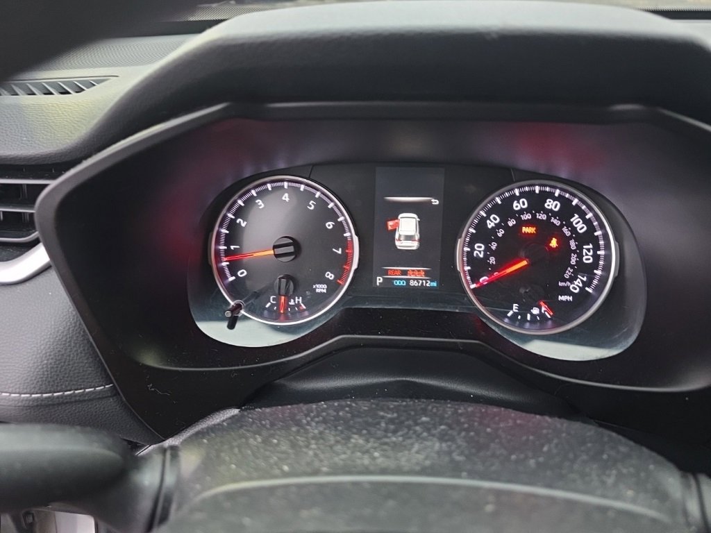 Used 2019 Toyota RAV4 LE image 9