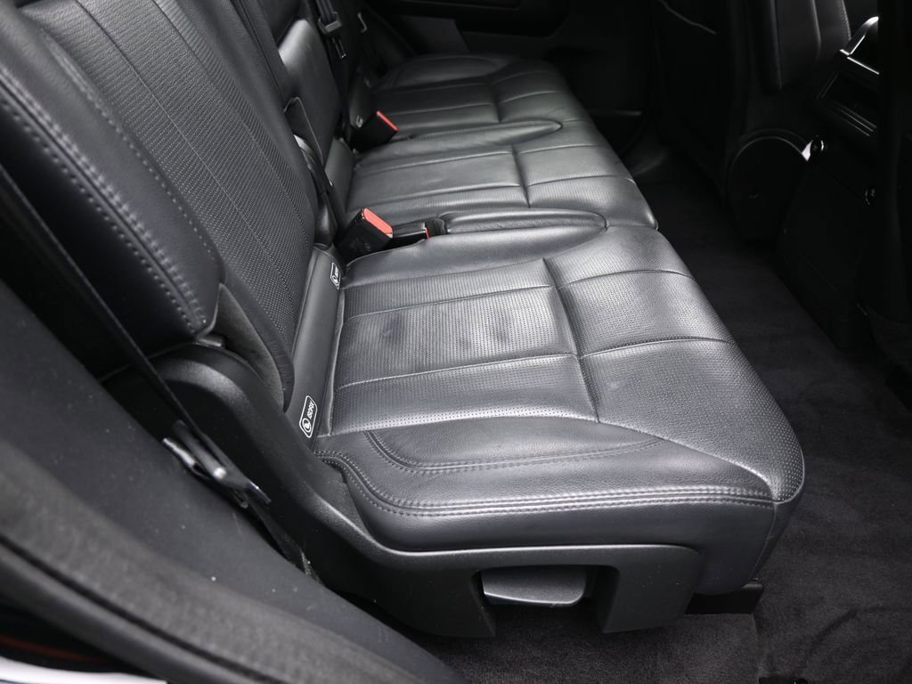 Used 2020 Land Rover Discovery SE image 39