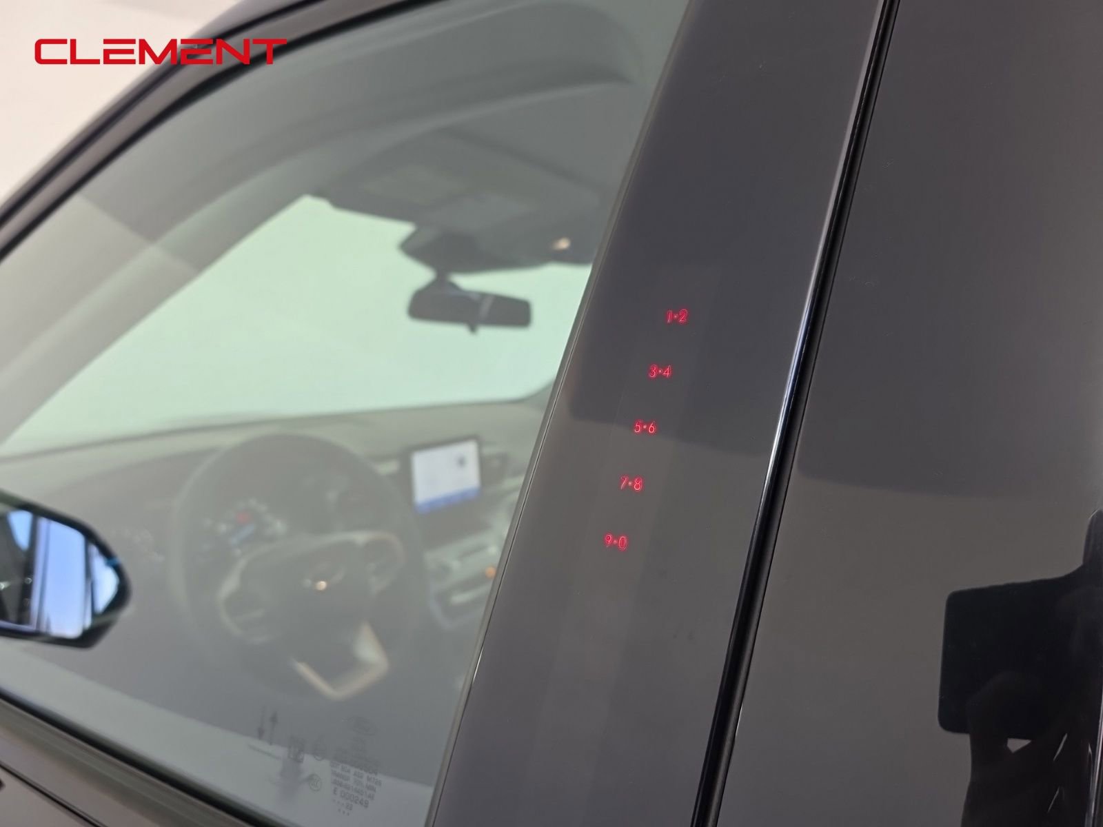 Used 2022 Ford Explorer XLT w/ Equipment Group 202A image 6