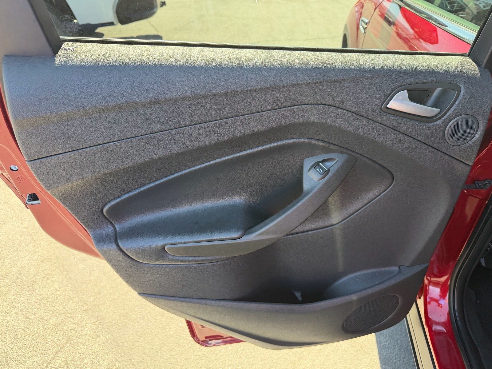 Used 2019 Ford Escape Titanium FWD image 17