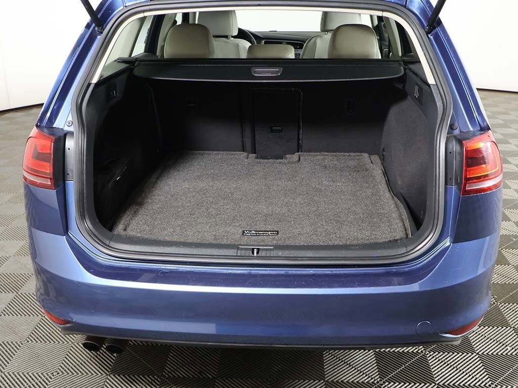 Used 2016 Volkswagen Golf Limited Edition image 15