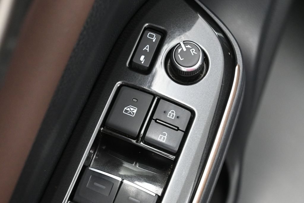 Certified 2024 Toyota Crown AWD/4WD image 12