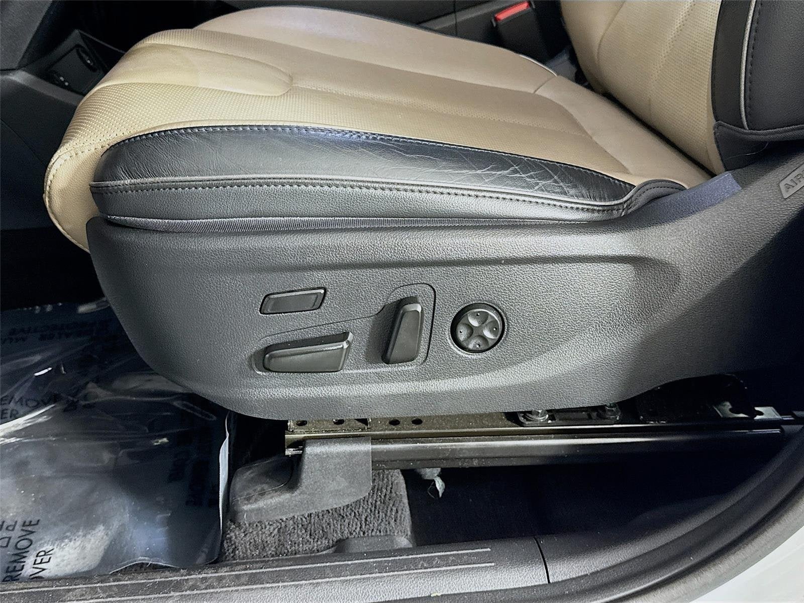 Used 2021 Hyundai Santa Fe Limited FWD image 23