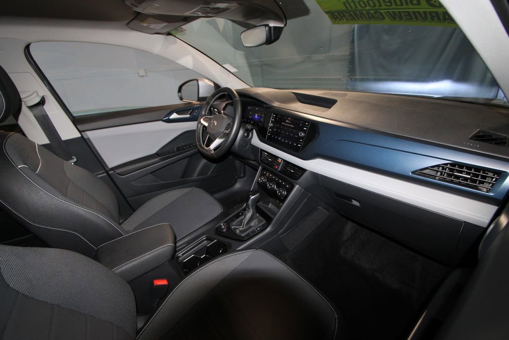 Used 2024 Volkswagen Taos SE image 19