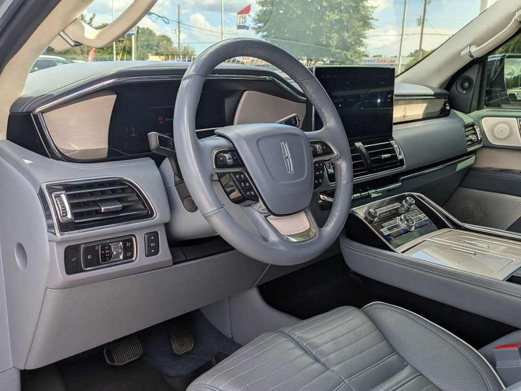 Used 2023 Lincoln Navigator L Black Label AWD/4WD image 27