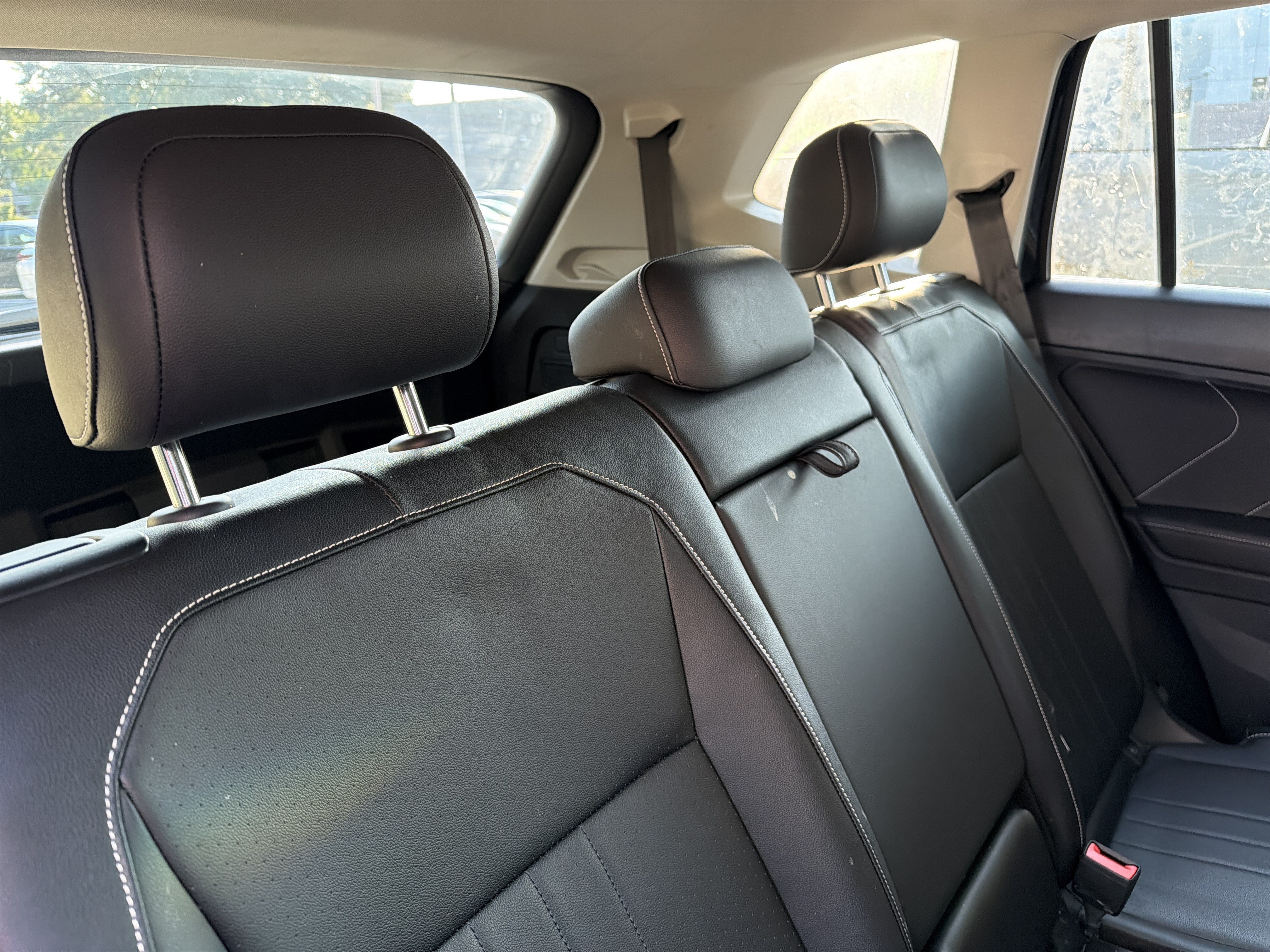 Used 2022 Volkswagen Tiguan SE FWD image 39