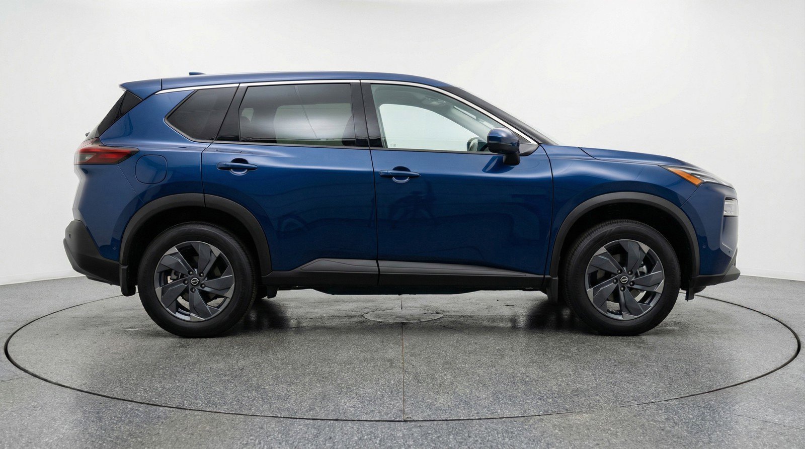 Used 2025 Nissan Rogue SV AWD/4WD image 11