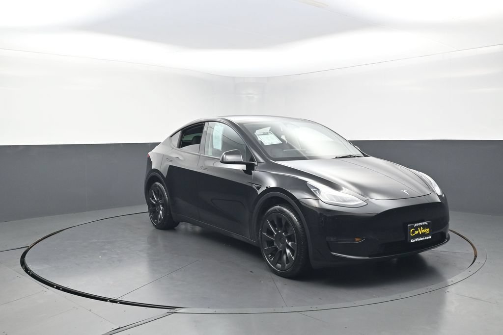 Used 2023 Tesla Model Y Long Range AWD/4WD image 2