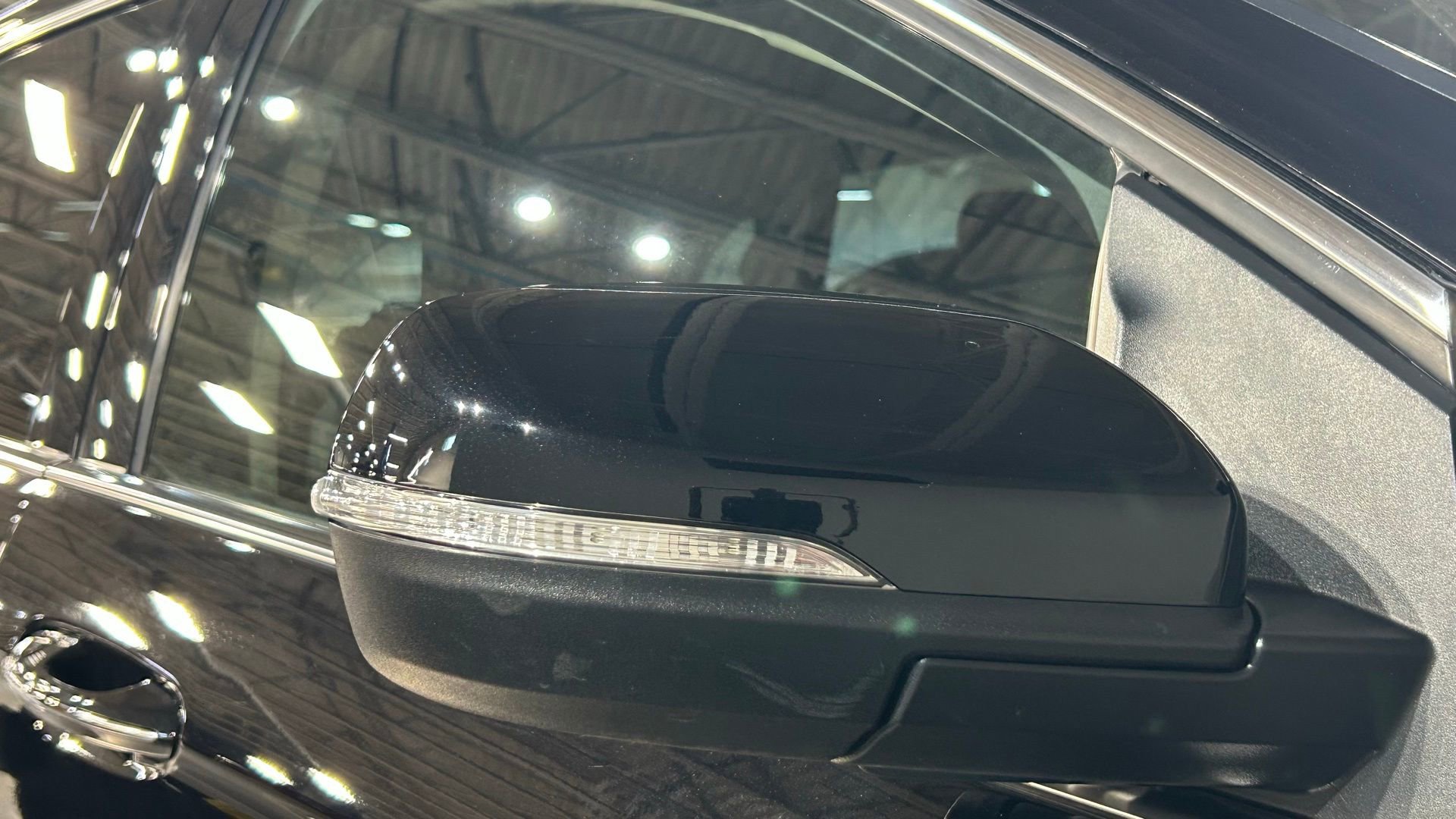 Used 2019 Ford Edge Titanium AWD/4WD image 12