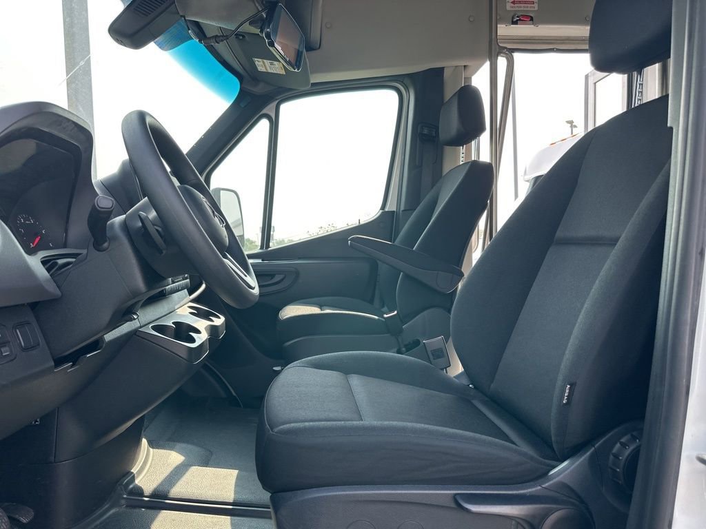 Used 2022 Mercedes-Benz Sprinter 3500 image 43
