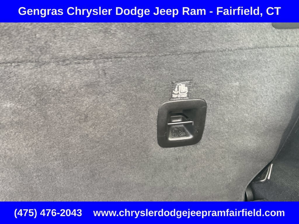 Certified 2024 Jeep Wrangler Unlimited w/ Convenience Group AWD/4WD image 38