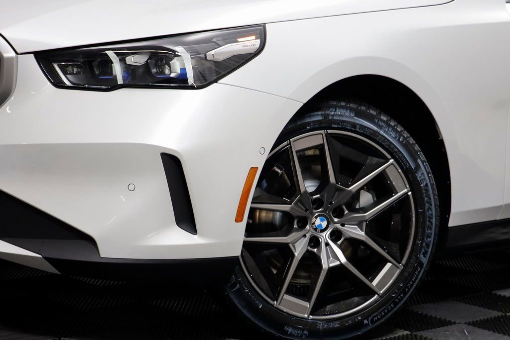 New 2026 BMW 530i xDrive image 3