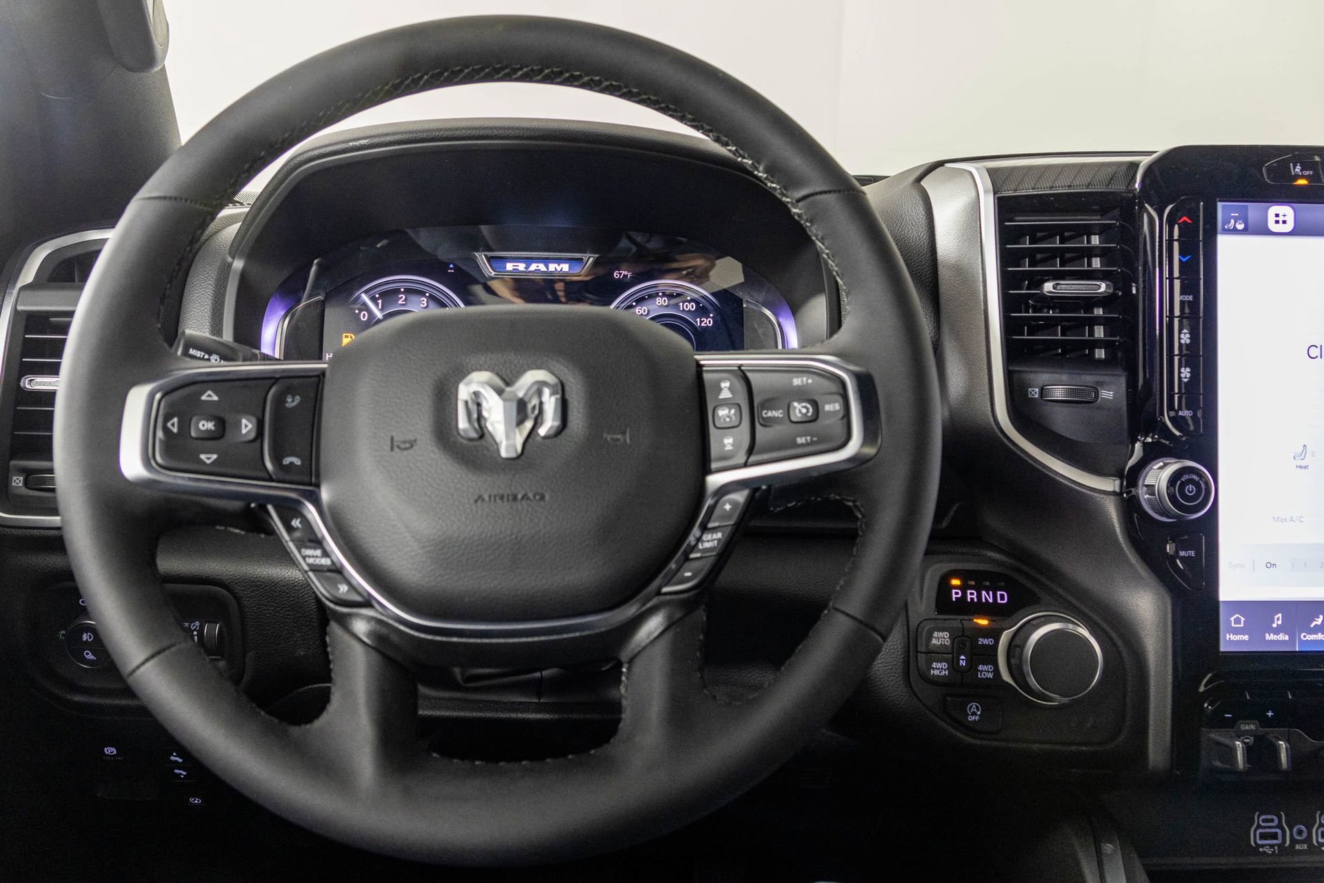 New 2026 RAM 1500 4x4 Crew Cab image 28