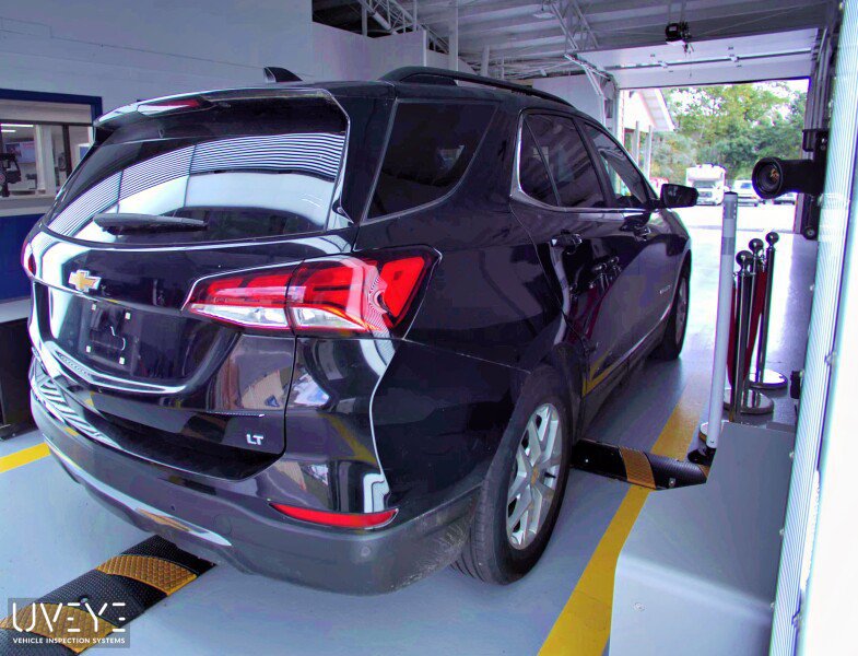 Used 2023 Chevrolet Equinox LT FWD image 3