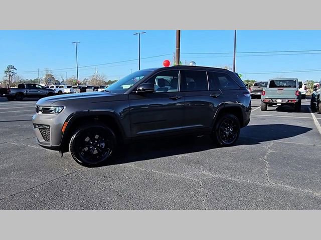 New 2026 Jeep Grand Cherokee Altitude image 22