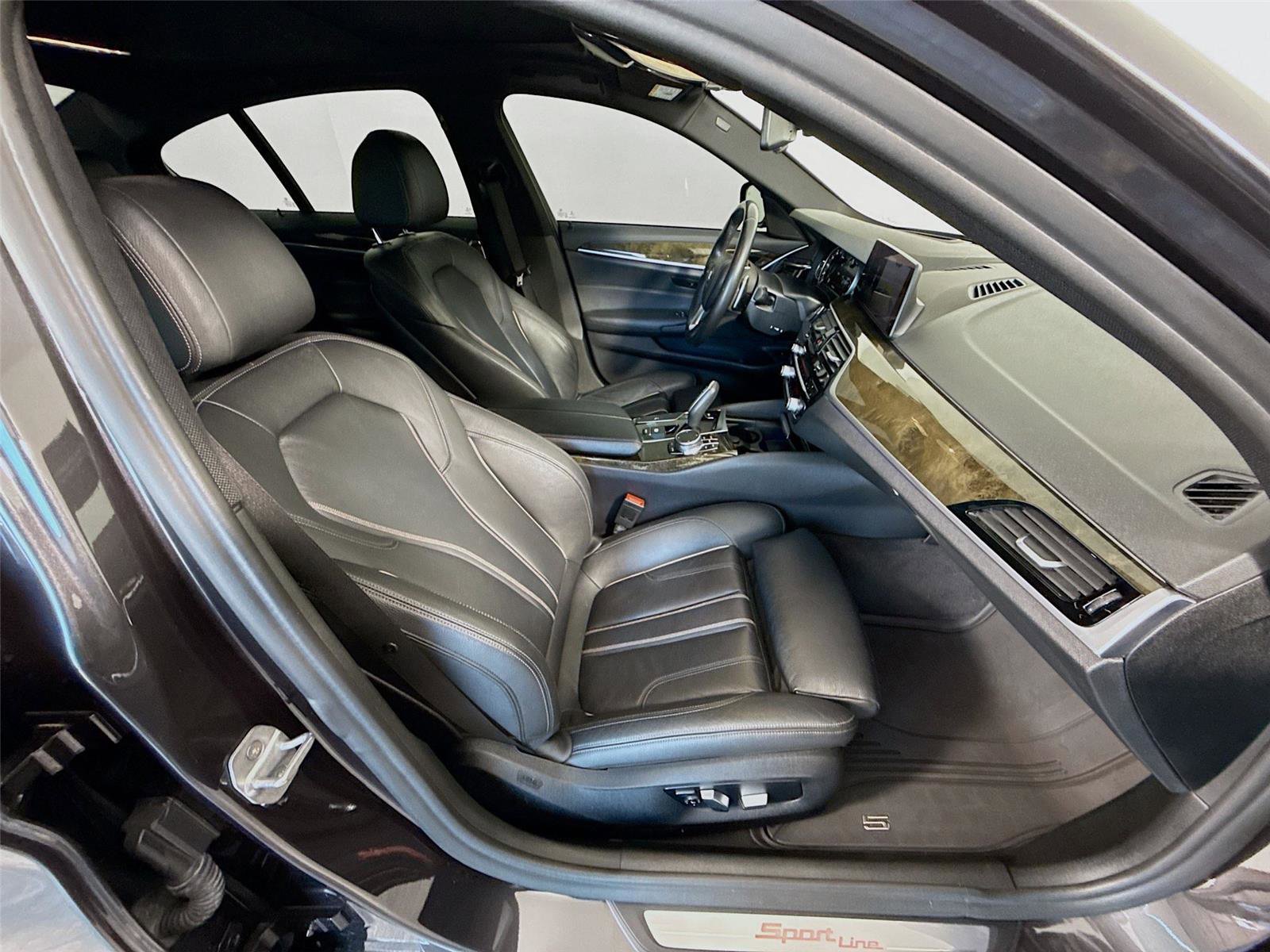 Used 2019 BMW 540i w/ Convenience Package RWD image 22