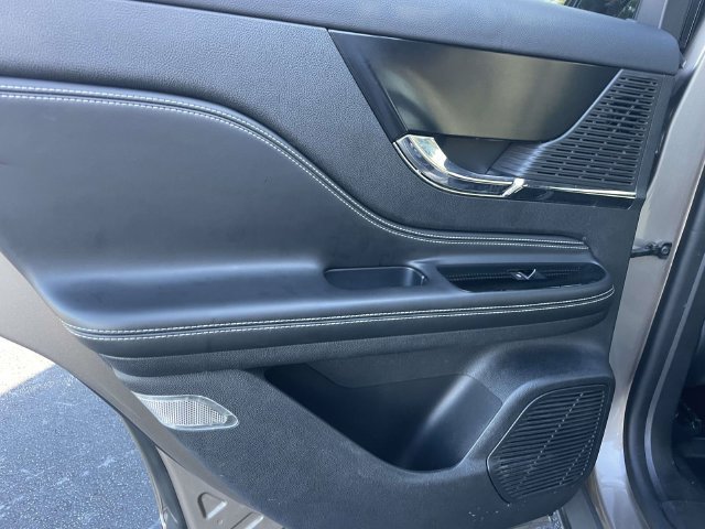 Used 2020 Lincoln Corsair FWD image 12