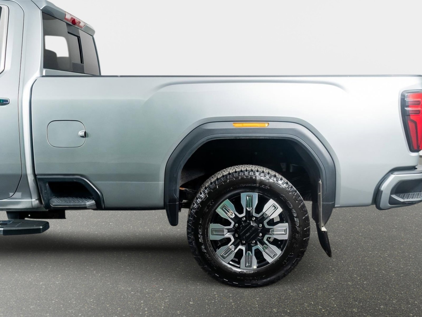 Used 2025 GMC Sierra 3500 Denali w/ Denali Reserve Package image 15