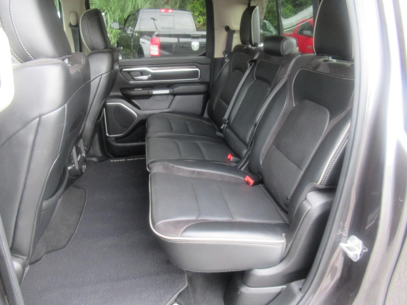 Used 2019 RAM 1500 Laramie AWD/4WD image 37
