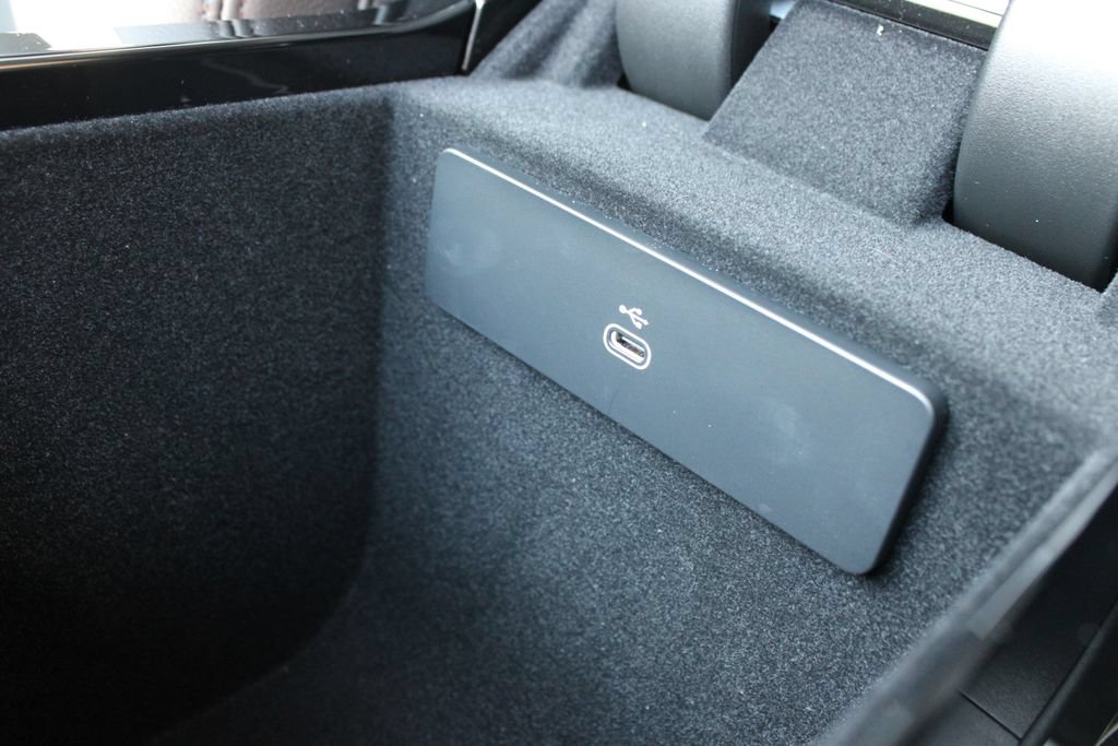 Used 2026 Land Rover Range Rover Velar S AWD/4WD image 25