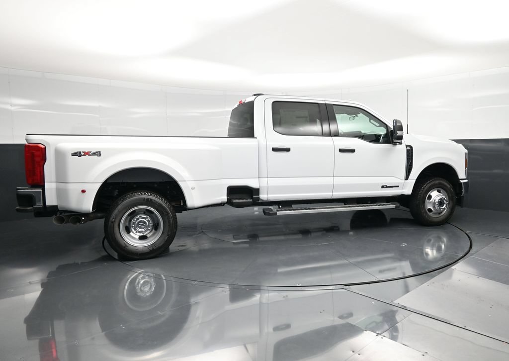 New 2026 Ford F350 XLT AWD/4WD image 2