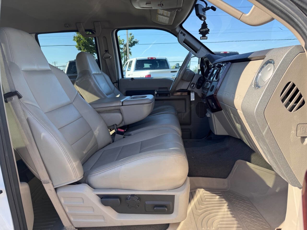 Used 2009 Ford F350 Lariat AWD/4WD image 12