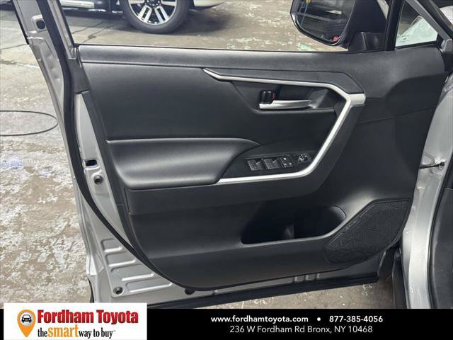 Certified 2025 Toyota RAV4 XLE AWD/4WD image 16