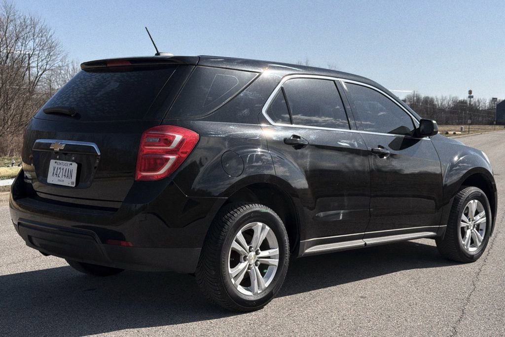 Used 2017 Chevrolet Equinox LS image 31