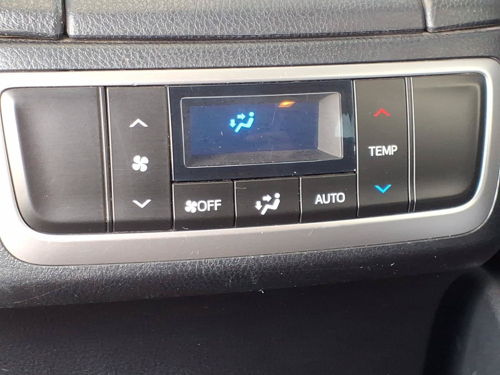 Used 2019 Toyota Highlander XLE AWD/4WD image 36