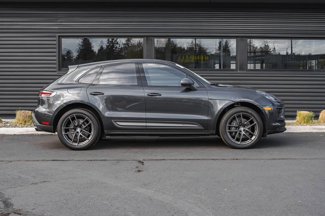 Used 2023 Porsche Macan Turbo image 30