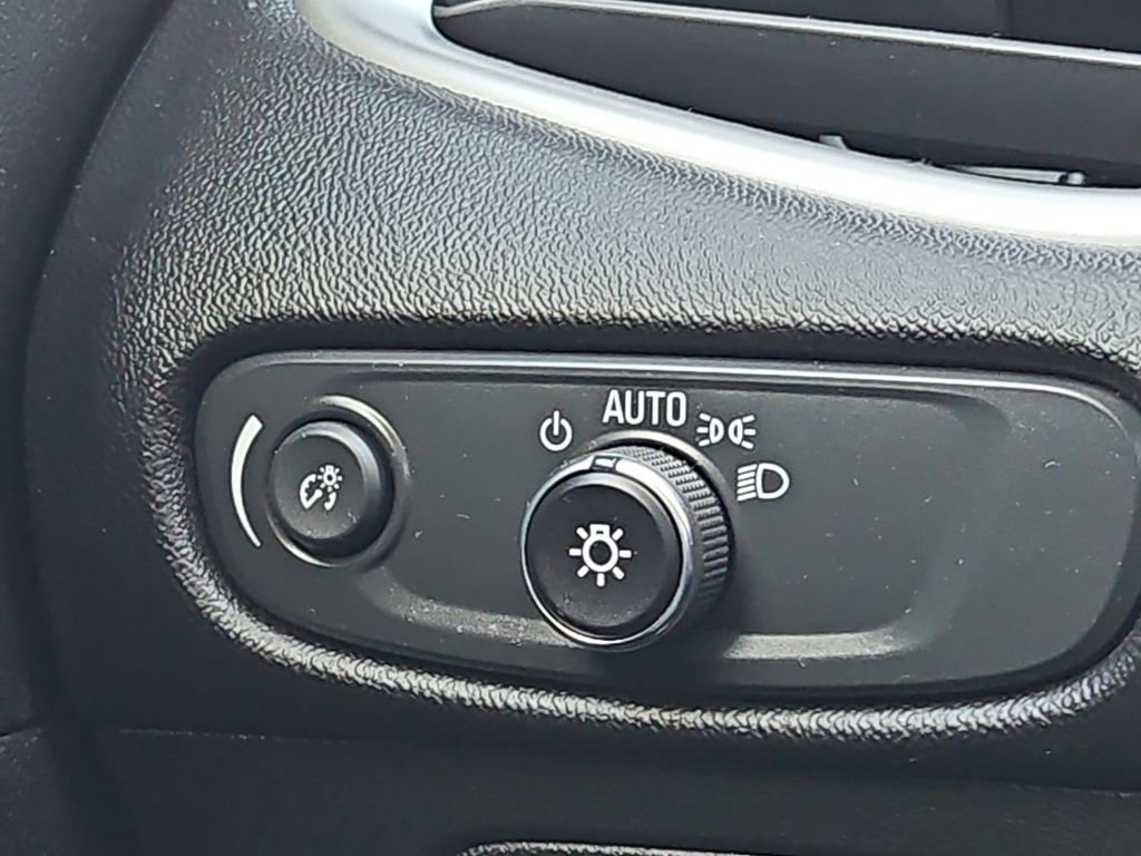 Used 2024 Chevrolet Malibu LT image 14