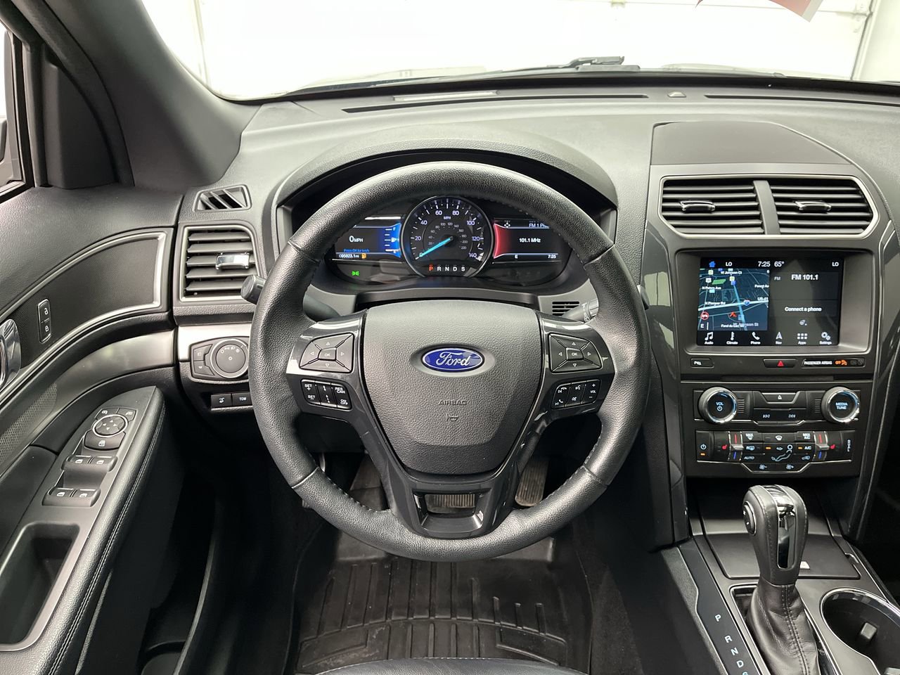 Used 2018 Ford Explorer XLT w/ Equipment Group 202A AWD/4WD image 16