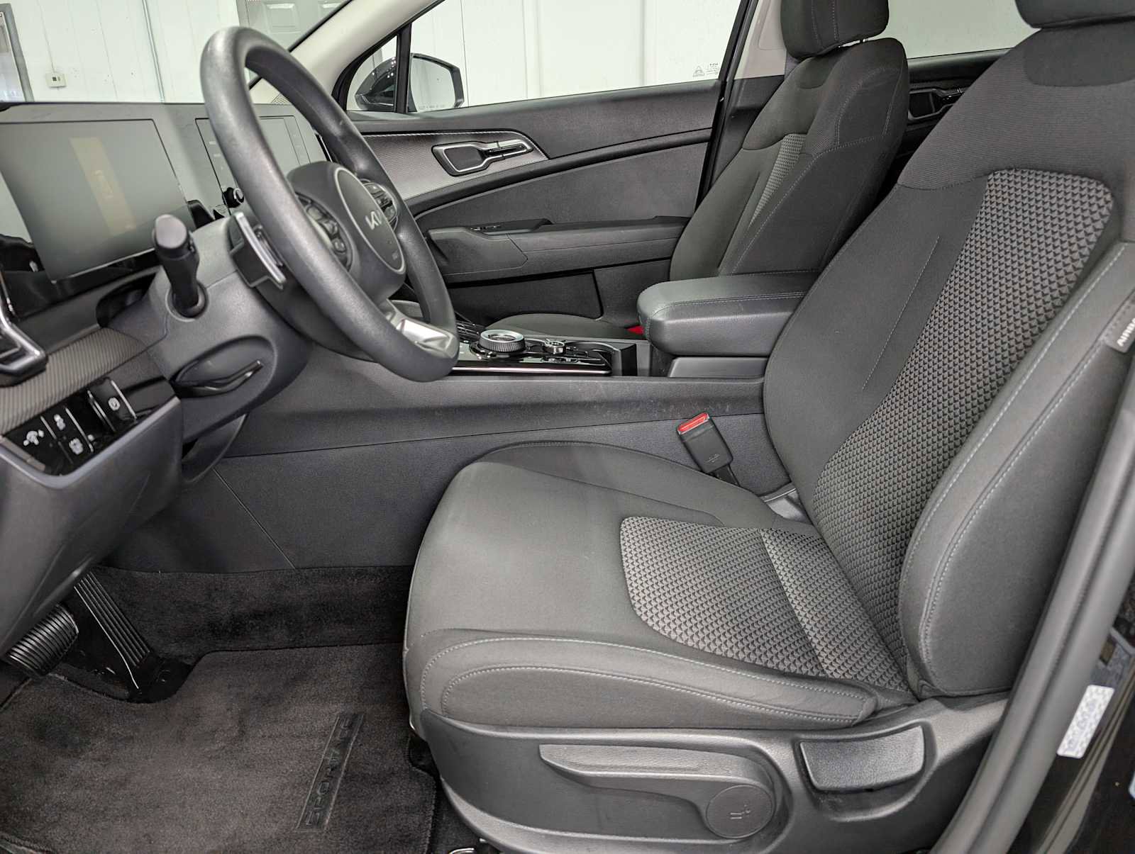 Certified 2023 Kia Sportage LX image 4