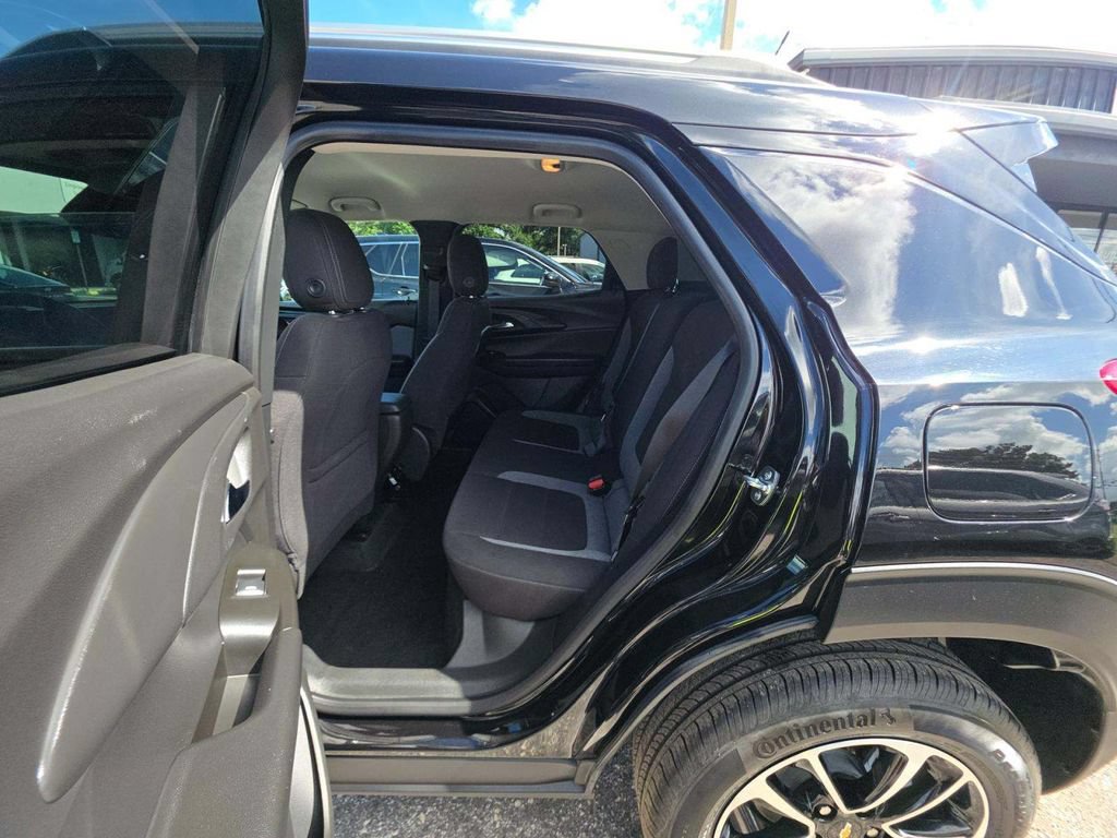 Used 2026 Chevrolet TrailBlazer LT FWD image 11