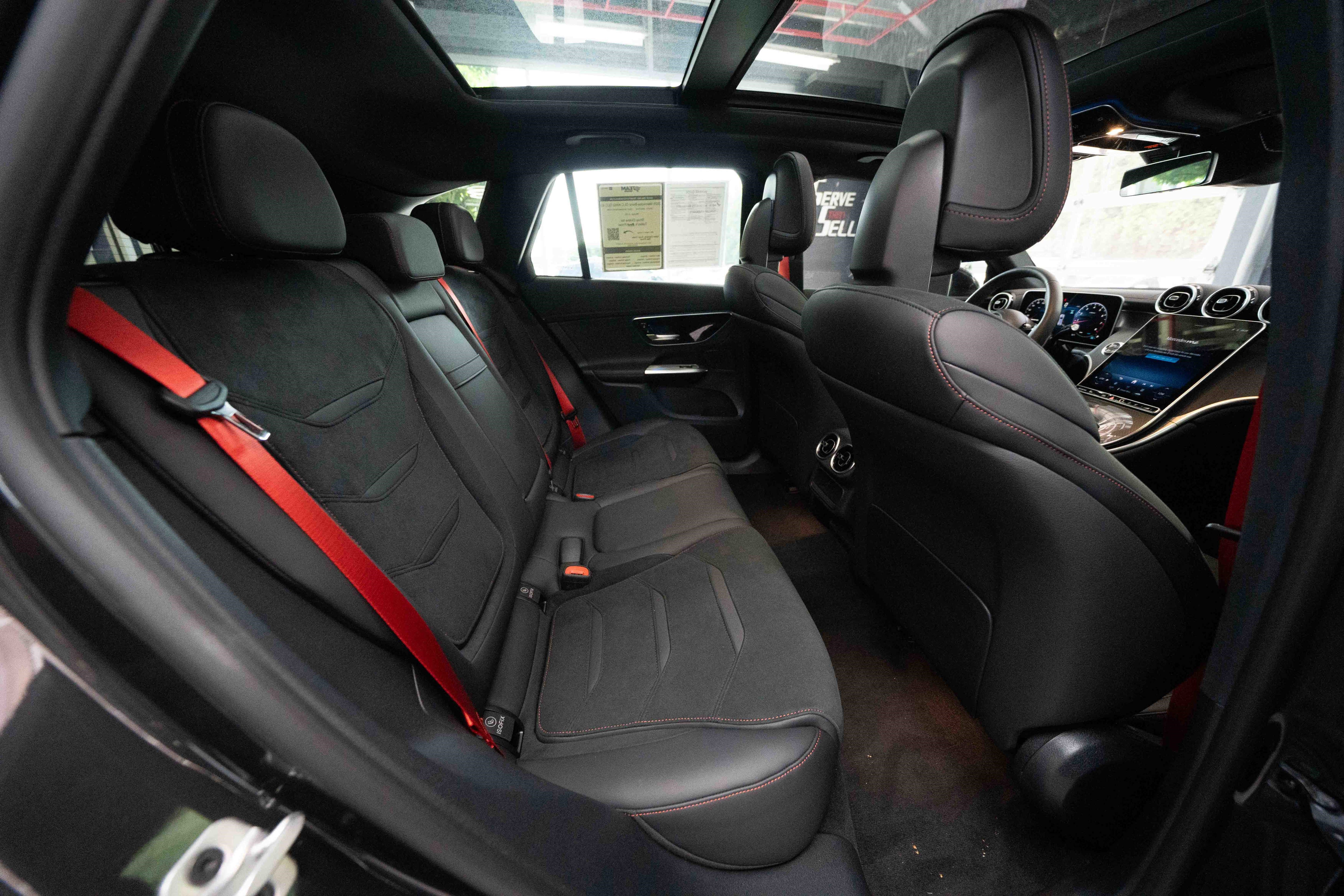 Used 2025 Mercedes-Benz GLC 43 AMG 4MATIC image 25