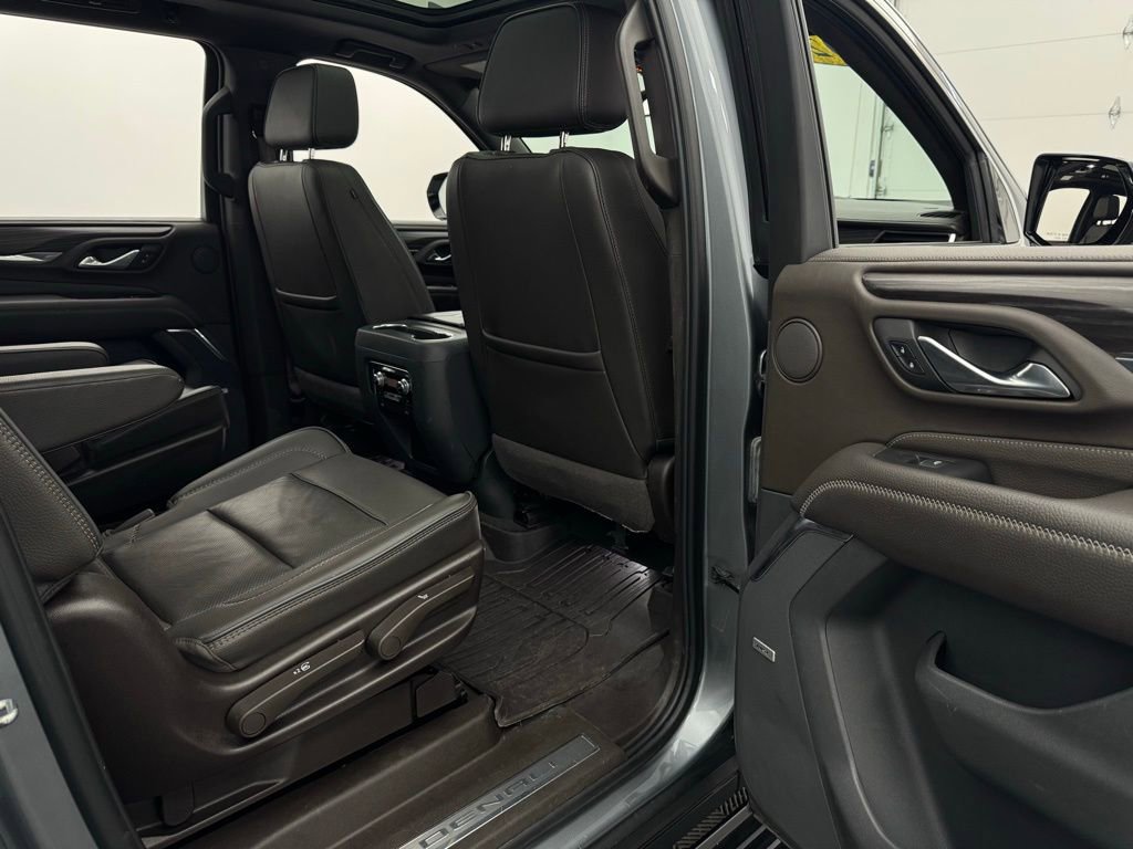 Used 2022 GMC Yukon XL Denali image 43