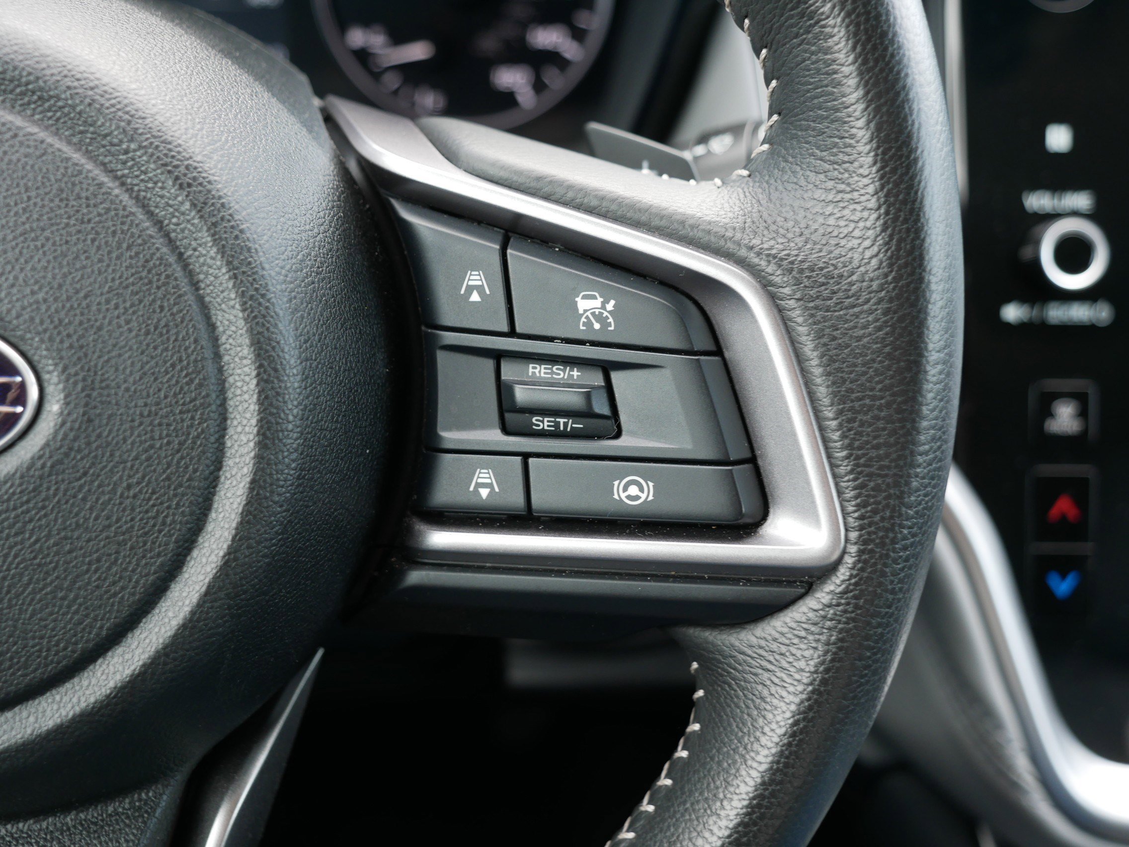 Certified 2025 Subaru Outback Premium AWD/4WD image 30