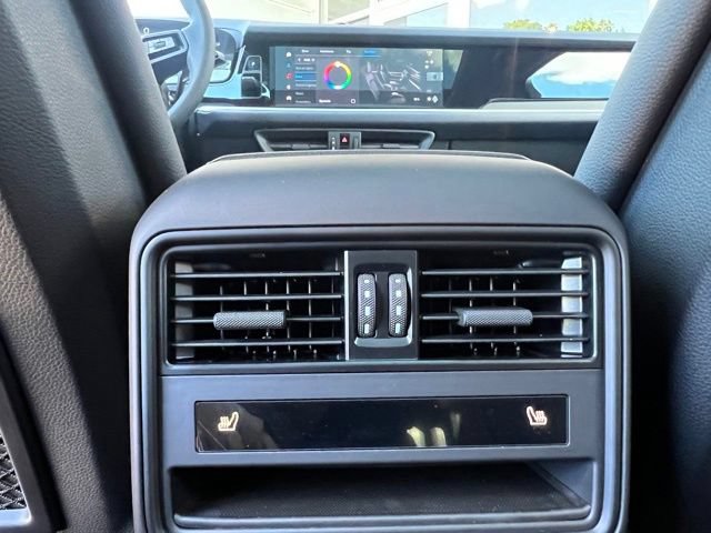 Used 2025 Porsche Cayenne E-Hybrid AWD/4WD image 28