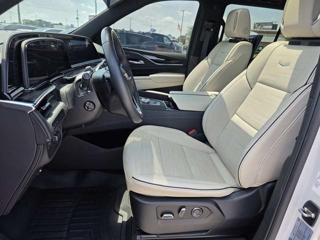 Used 2024 Cadillac Escalade Sport w/ Touring Package RWD image 9