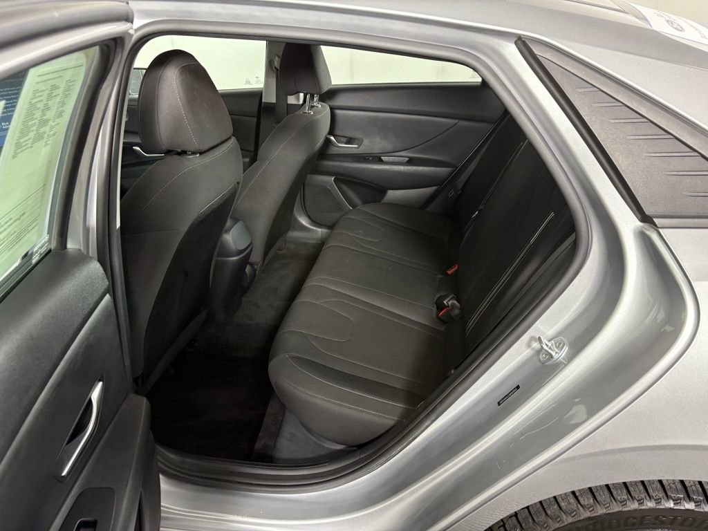 Used 2021 Hyundai Elantra SEL image 28