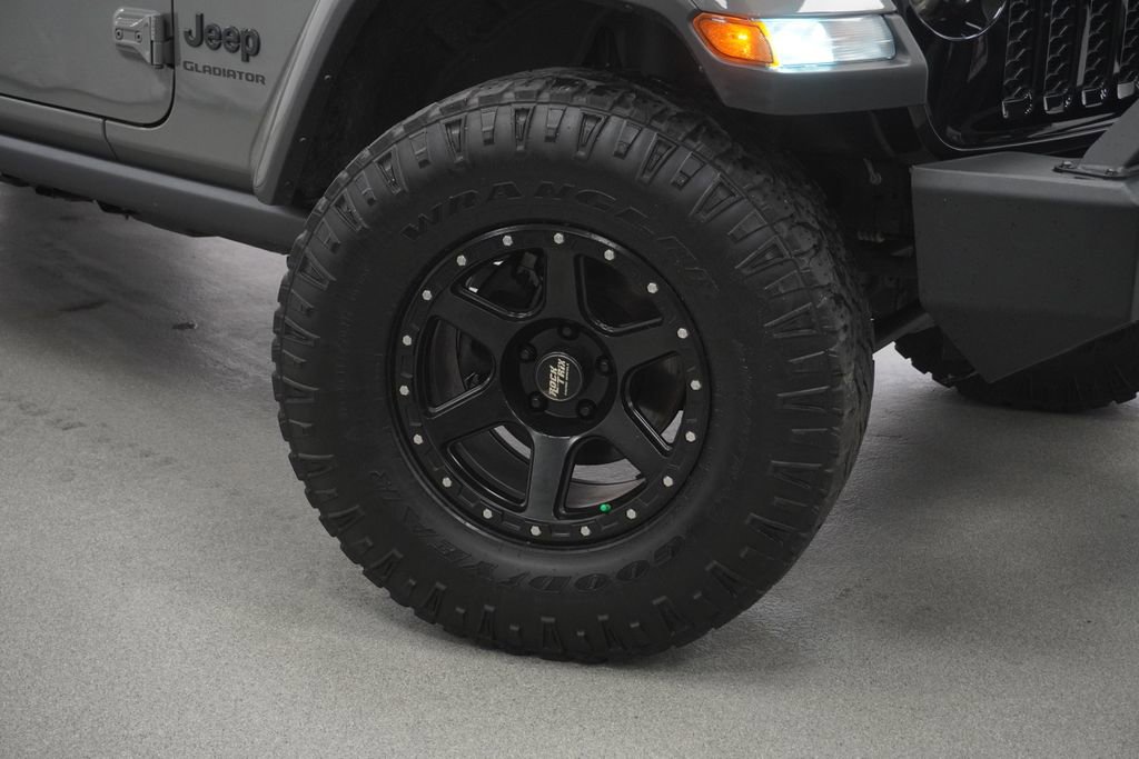 Used 2021 Jeep Gladiator Sport image 4
