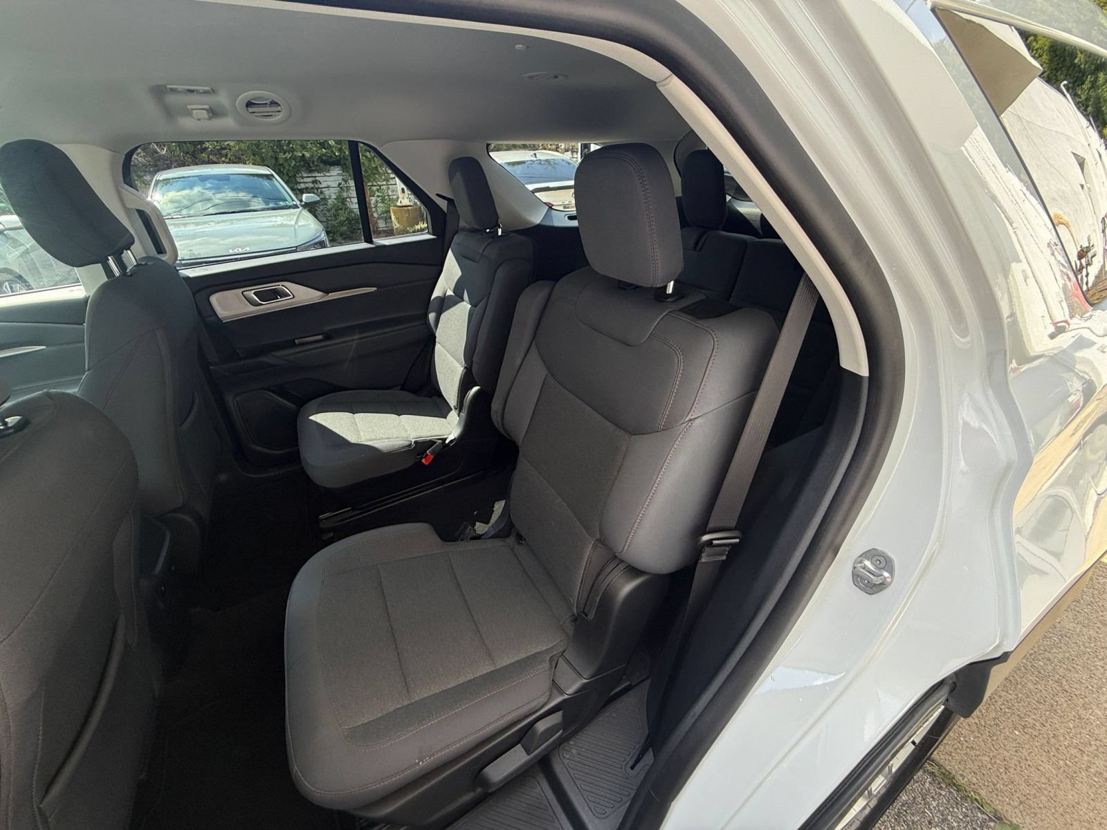 Used 2026 Ford Explorer Active AWD/4WD image 38