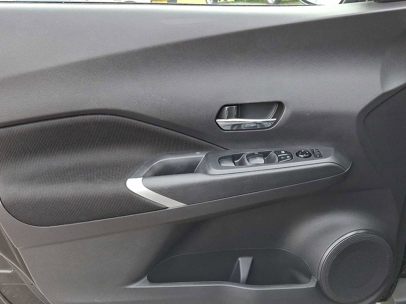 Used 2024 Nissan Kicks SV image 23