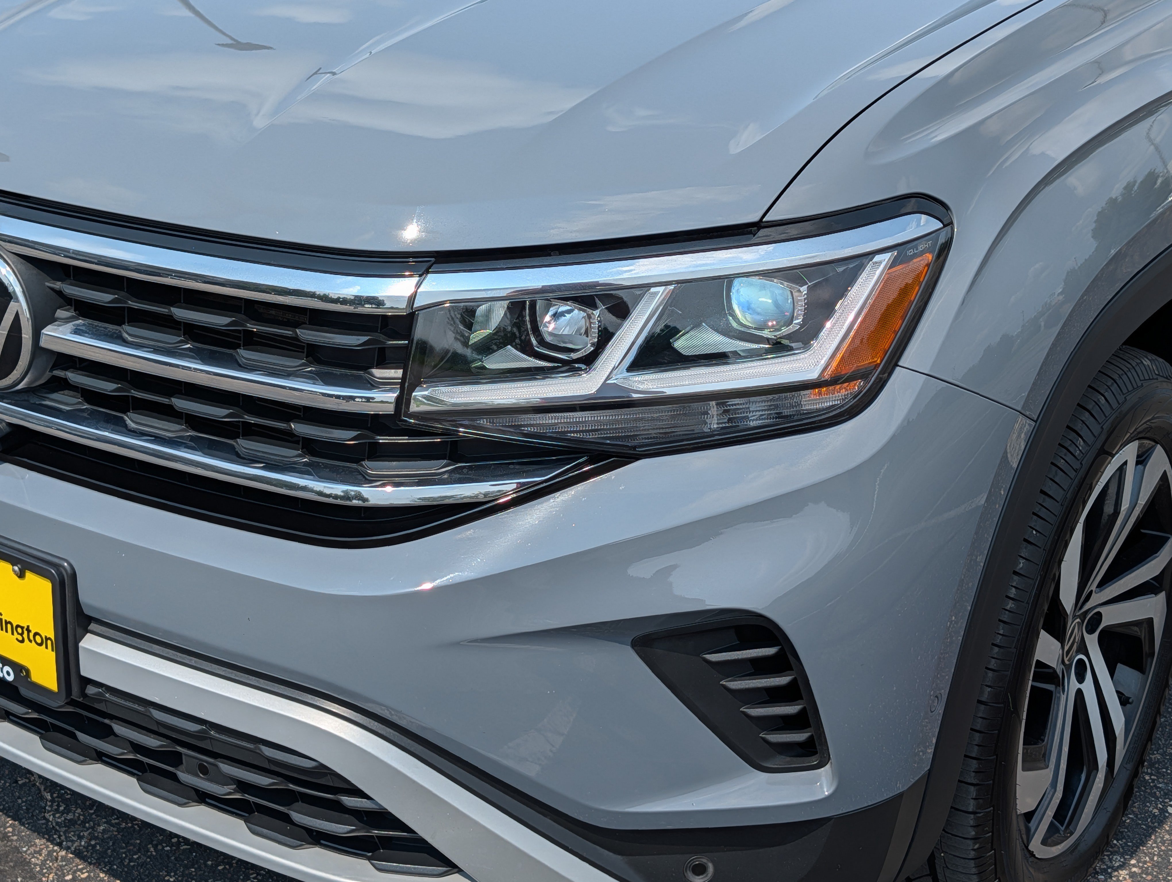 Used 2021 Volkswagen Atlas Cross Sport SEL Premium w/ Cross Sport MDO Package AWD/4WD image 16