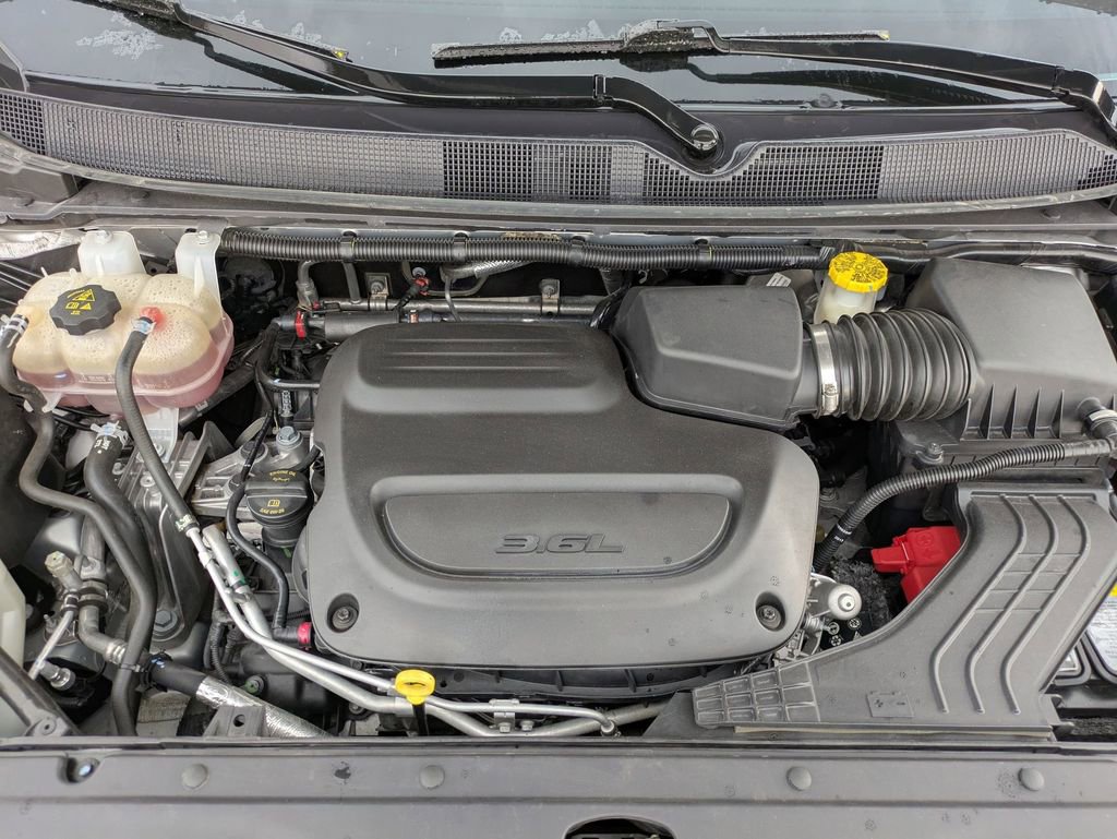 Used 2023 Chrysler Pacifica Limited image 32